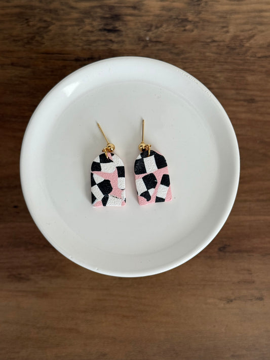 Checkered/Pink Dangle