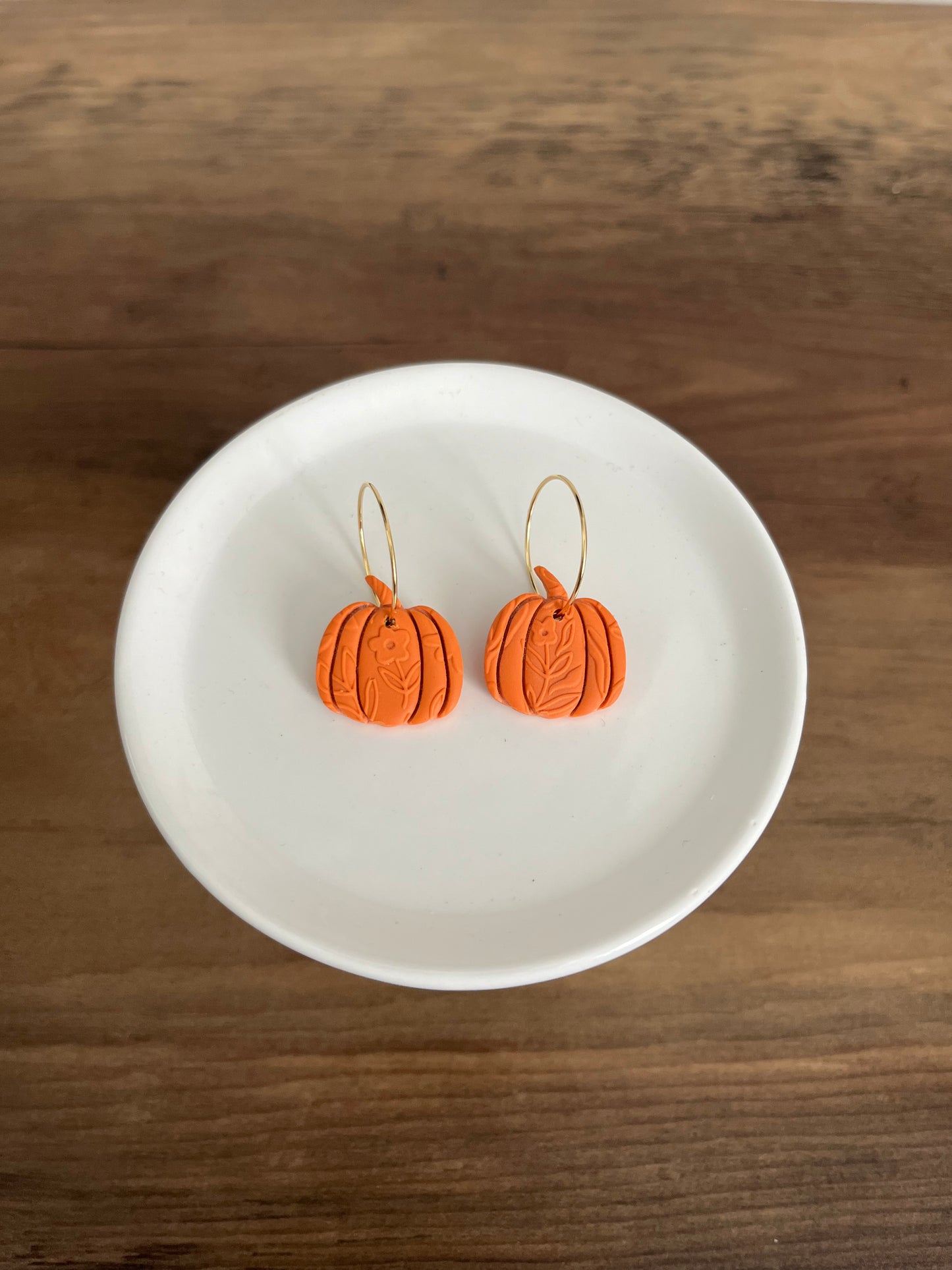 Textured Pumpkin Dangle (Orange)